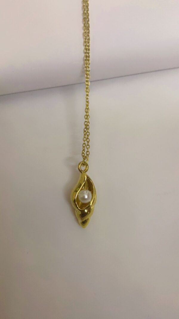 Shell with pearl Chain - Image 2