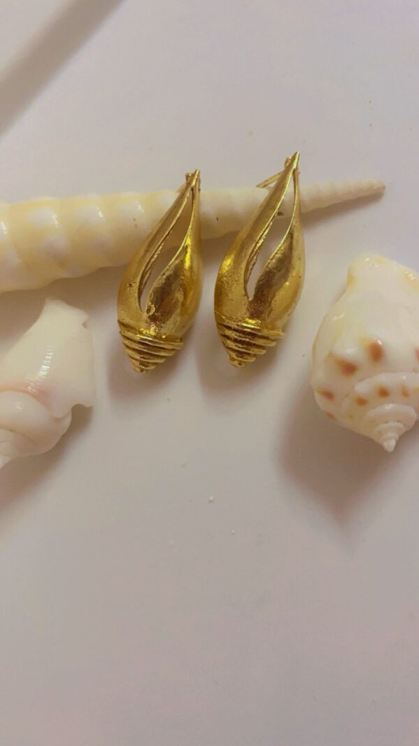 Shankh Studs