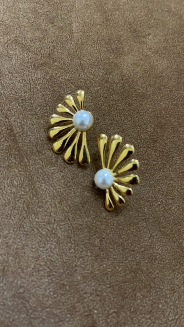 Anti Tarnish Semi Flower With Pearl - Image 2